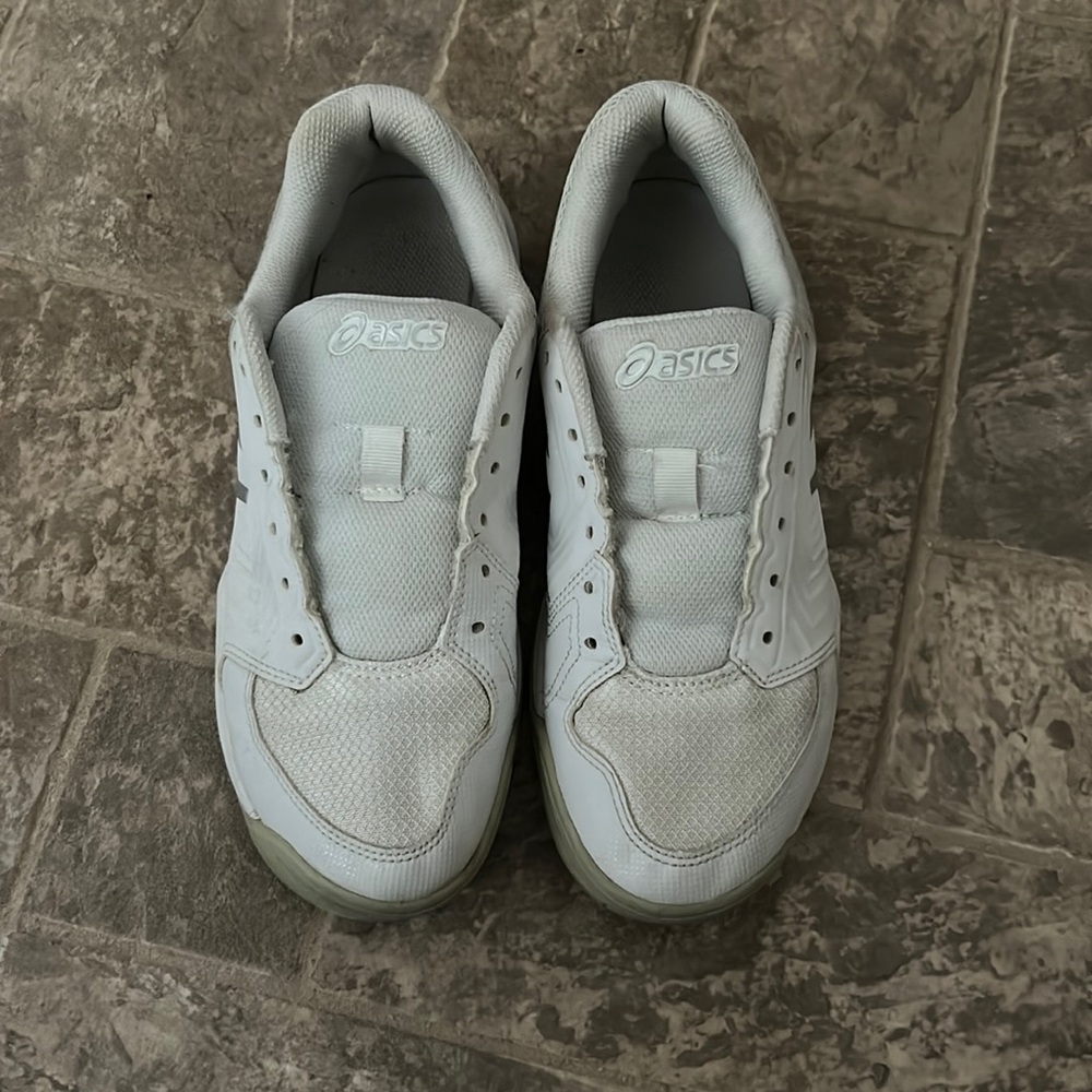 ASICS Gel-Dedicate white tennis shoes